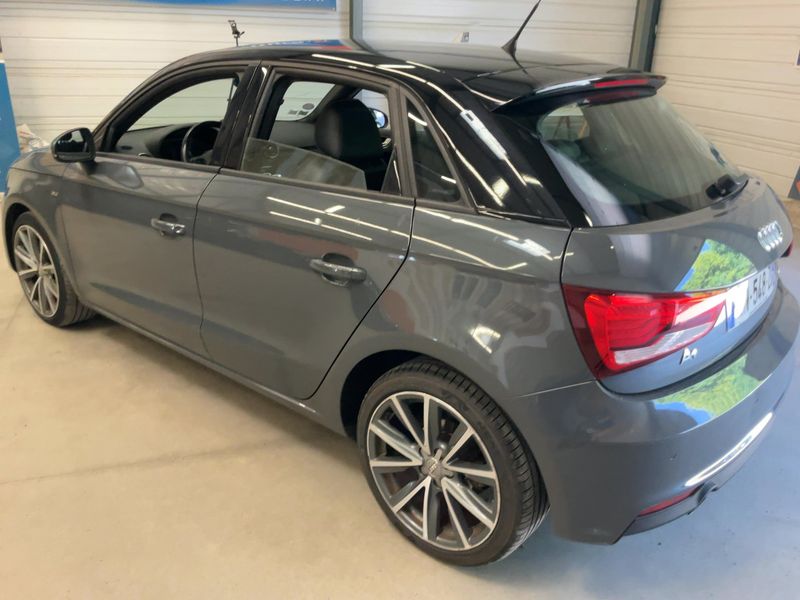 Audi A1 Sportback 1.0 TFSI S line — zdjęcie 3