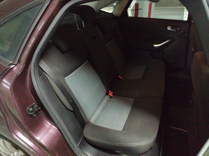 Ford Mondeo 2.0 TDCi Trend — zdjęcie 13