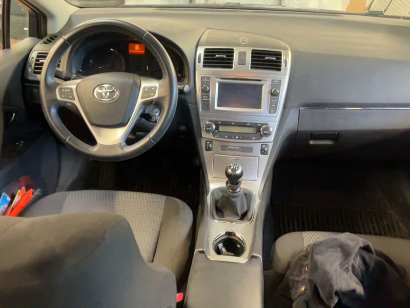 Toyota Avensis 1.8 Edition — zdjęcie 12