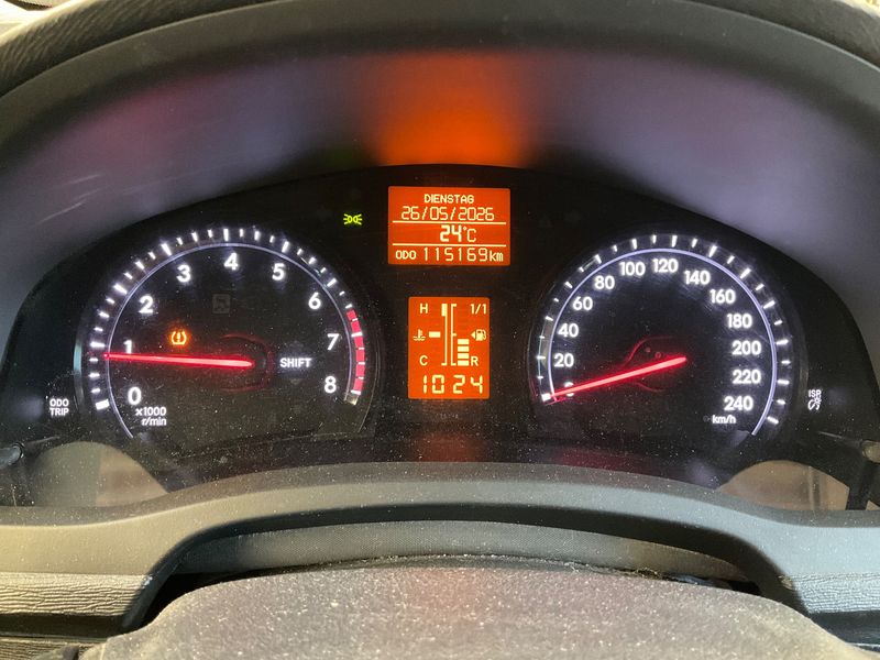 Toyota Avensis 1.8 Edition — zdjęcie 13