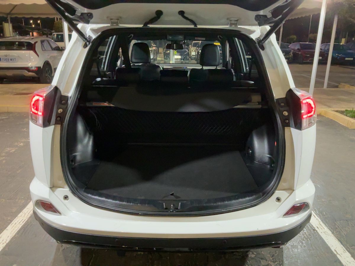 Toyota RAV 2018 — photo 16