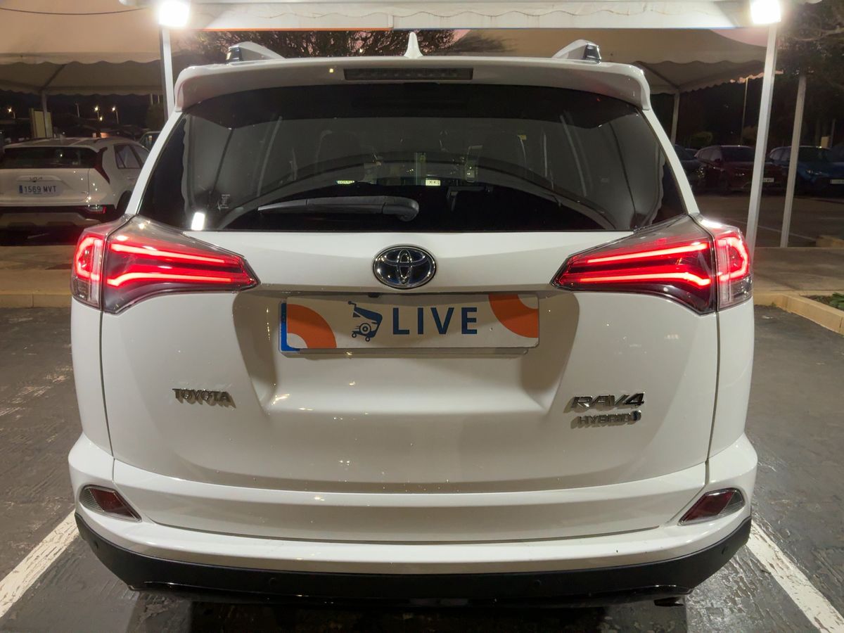 Toyota RAV 2018 — photo 8
