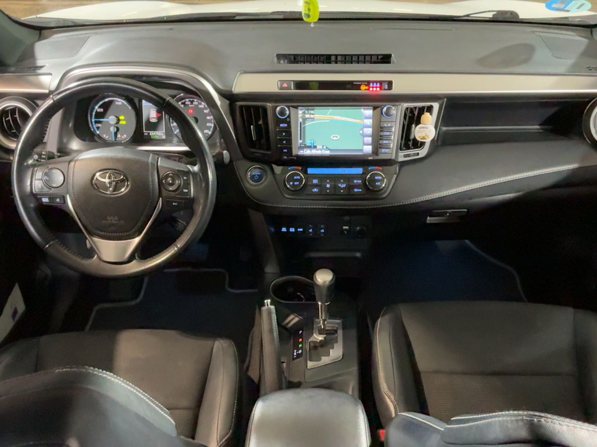 Toyota RAV 2018 — photo 18