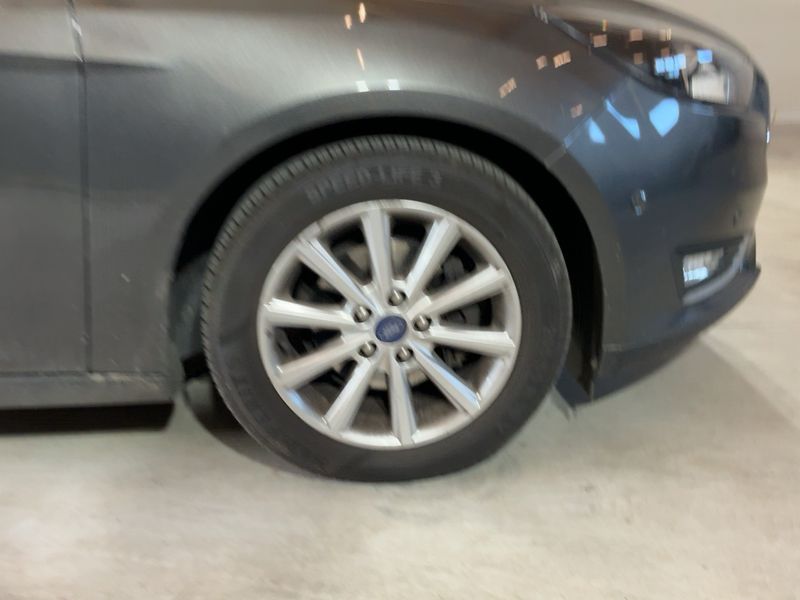 Ford Focus 1.0 EcoBoost Titanium 2017 – снимка 11