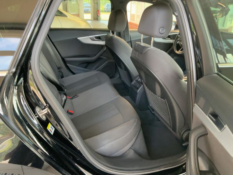 Audi A4 2.0 TDI quattro Sport — zdjęcie 14