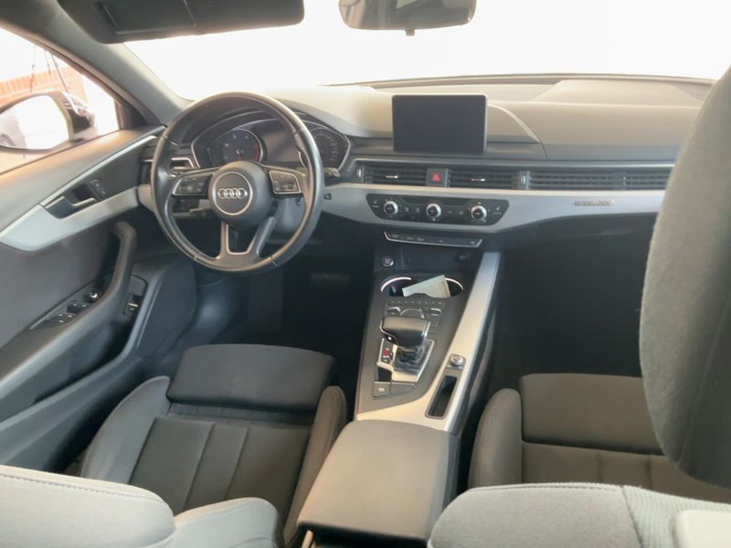 Audi A4 2.0 TDI quattro Sport — zdjęcie 12