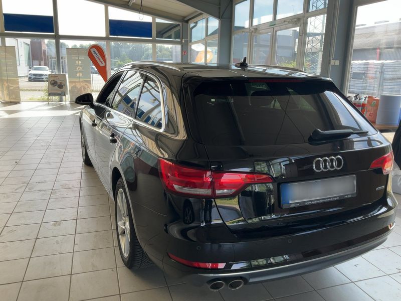 Audi A4 2.0 TDI quattro Sport — zdjęcie 3