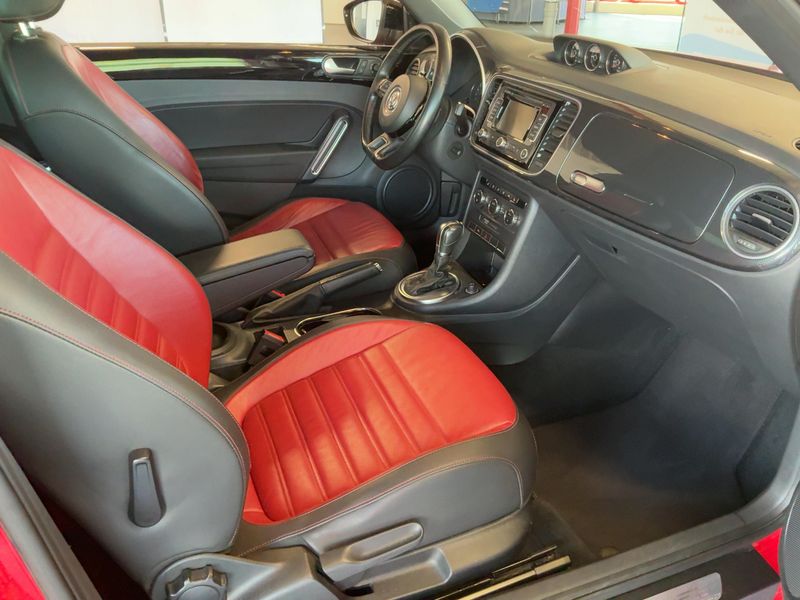 Volkswagen Beetle 2.0 TSI Sport — zdjęcie 11