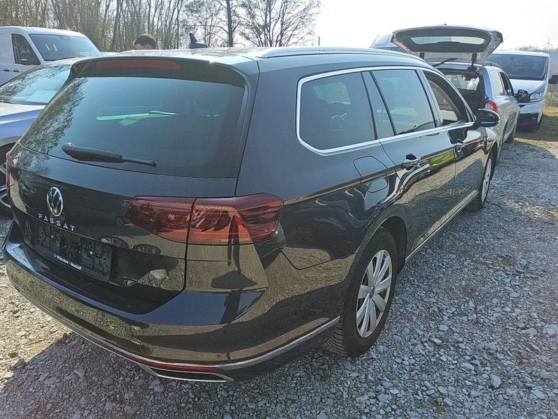 Volkswagen Passat 2.0 TDI Elegance — zdjęcie 15
