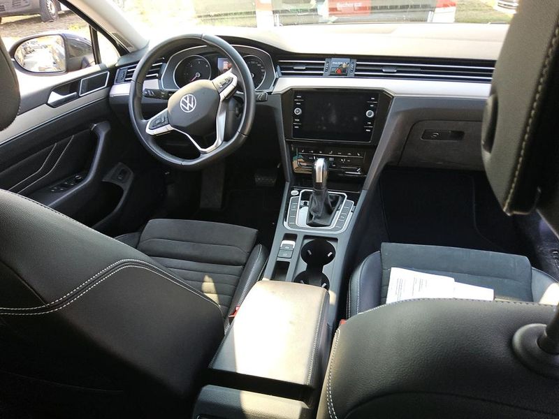 Volkswagen Passat 2.0 TDI Elegance — zdjęcie 21