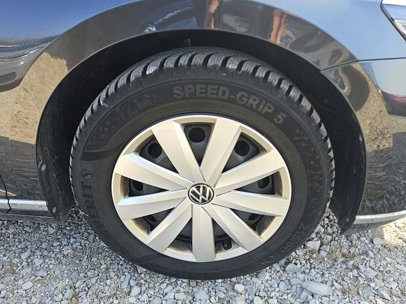 Volkswagen Passat 2.0 TDI Elegance — zdjęcie 25