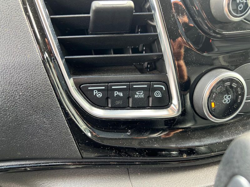 Ford Tourneo Custom 2.0 TDCi 320 L1 Tourneo Sport — zdjęcie 17
