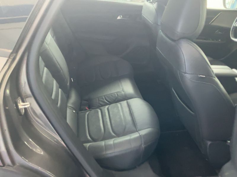 Citroen C5 X 1.6 Plug-in Hybrid Shine Pack — zdjęcie 14