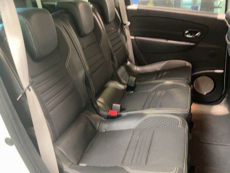 Renault Grand Scenic 1.6 dCi BOSE Edition — zdjęcie 14
