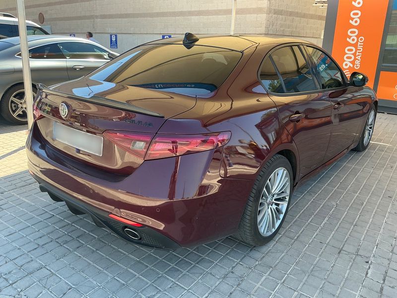 Alfa Romeo Giulia 2.2 JTDM Super — zdjęcie 6