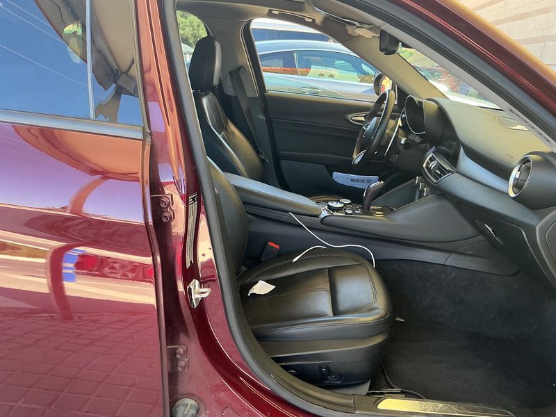 Alfa Romeo Giulia 2.2 JTDM Super — zdjęcie 11