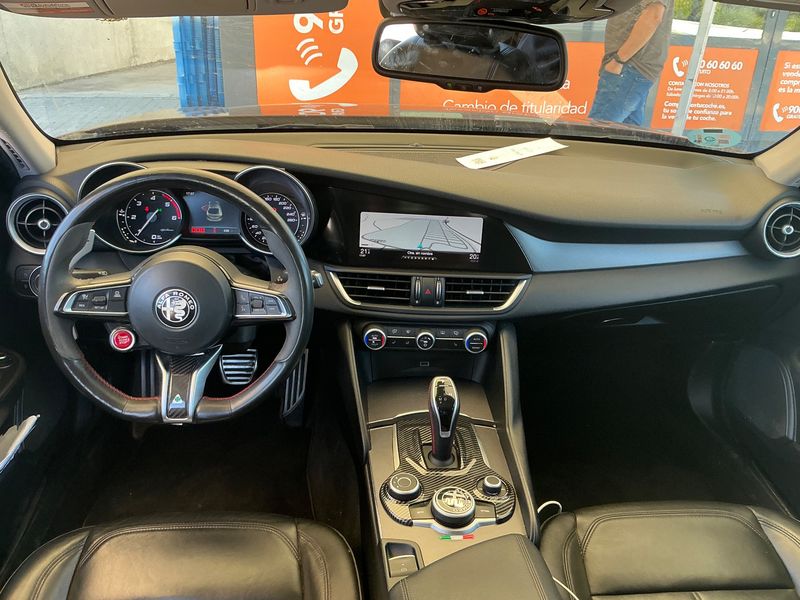 Alfa Romeo Giulia 2.2 JTDM Super — zdjęcie 12