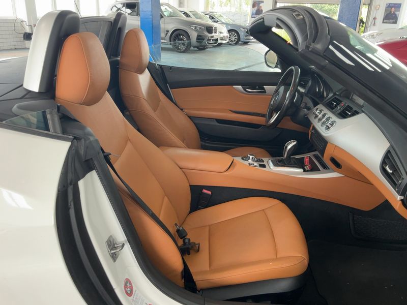 BMW Z4 sDrive 35i — zdjęcie 11