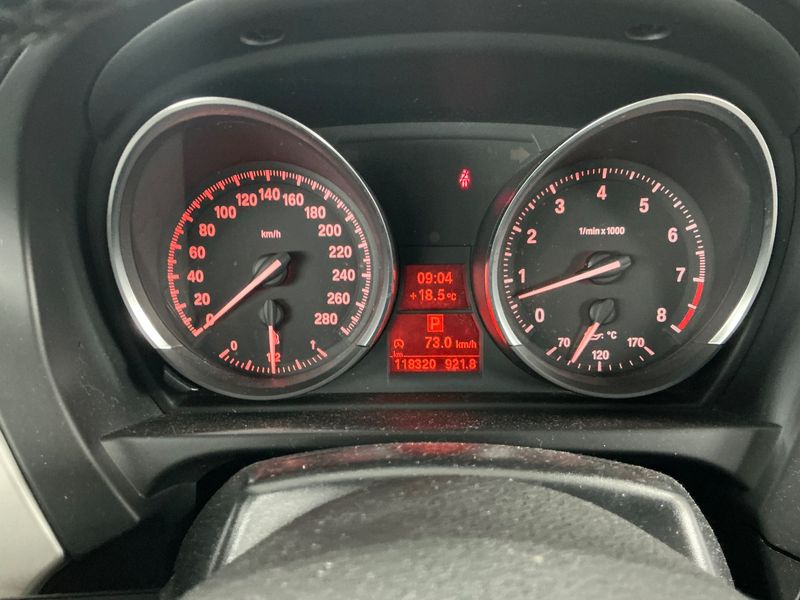 BMW Z4 sDrive 35i — zdjęcie 13