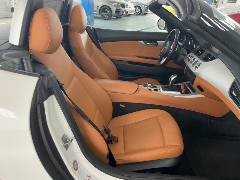 BMW Z4 sDrive 35i — zdjęcie 14