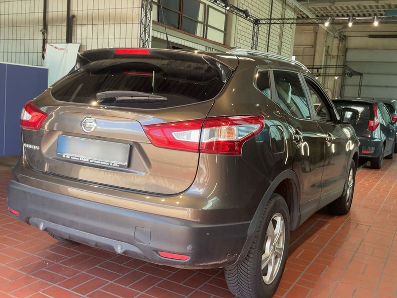 Nissan Qashqai 1.6 dCi Tekna 4x4 — zdjęcie 6