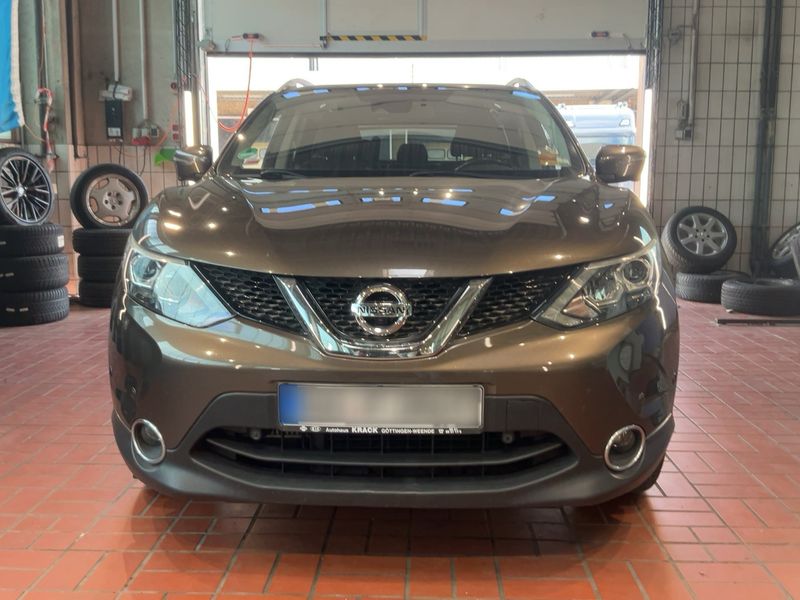 Nissan Qashqai 1.6 dCi Tekna 4x4 — zdjęcie 9