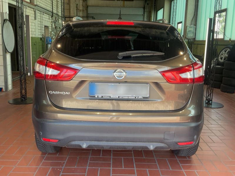 Nissan Qashqai 1.6 dCi Tekna 4x4 — zdjęcie 5