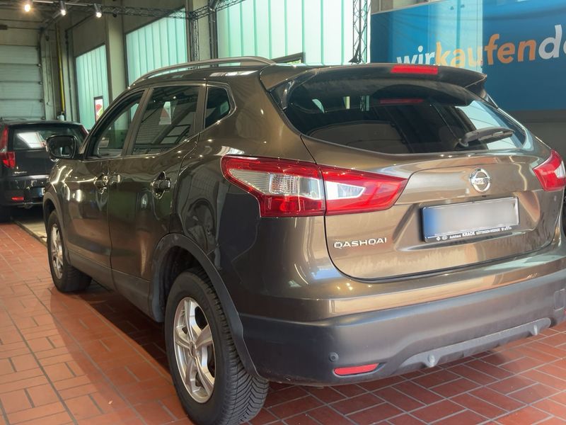 Nissan Qashqai 1.6 dCi Tekna 4x4 — zdjęcie 3