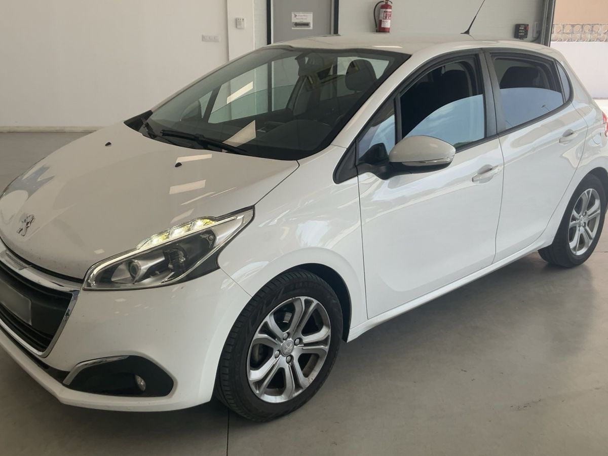 Peugeot 208 2016