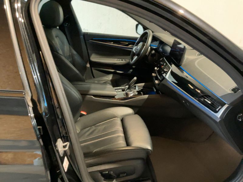 BMW 5er 530e xDrive M Sport 2020 – снимка 16