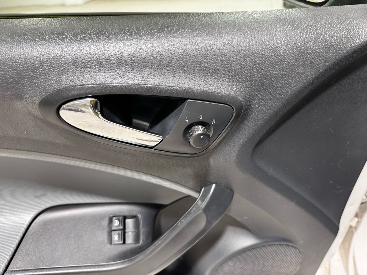 Seat Ibiza 2014 — photo 17