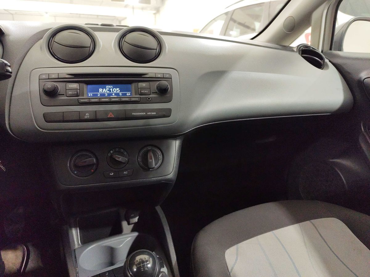 Seat Ibiza 2014 — photo 26