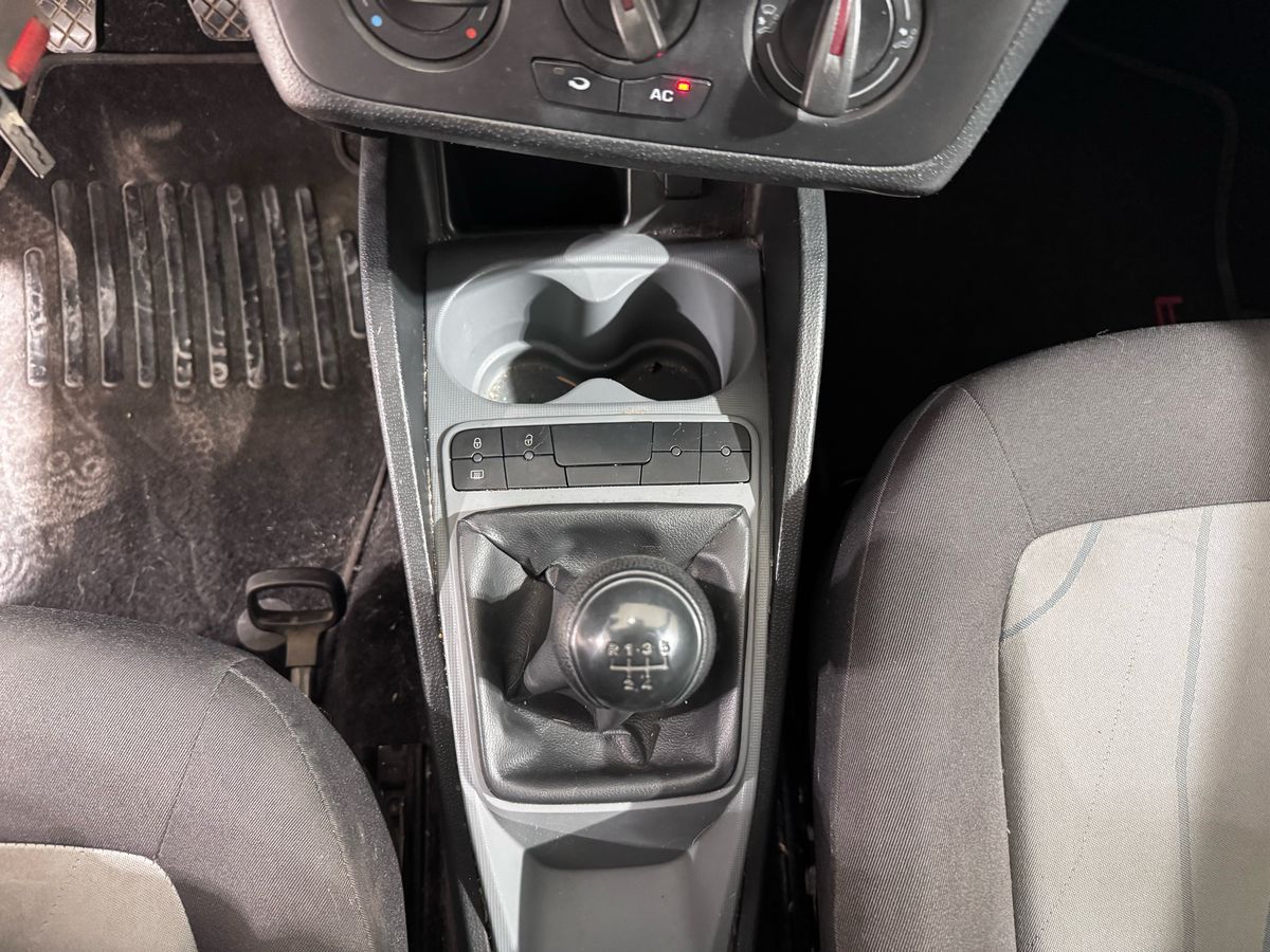 Seat Ibiza 2014 — photo 16