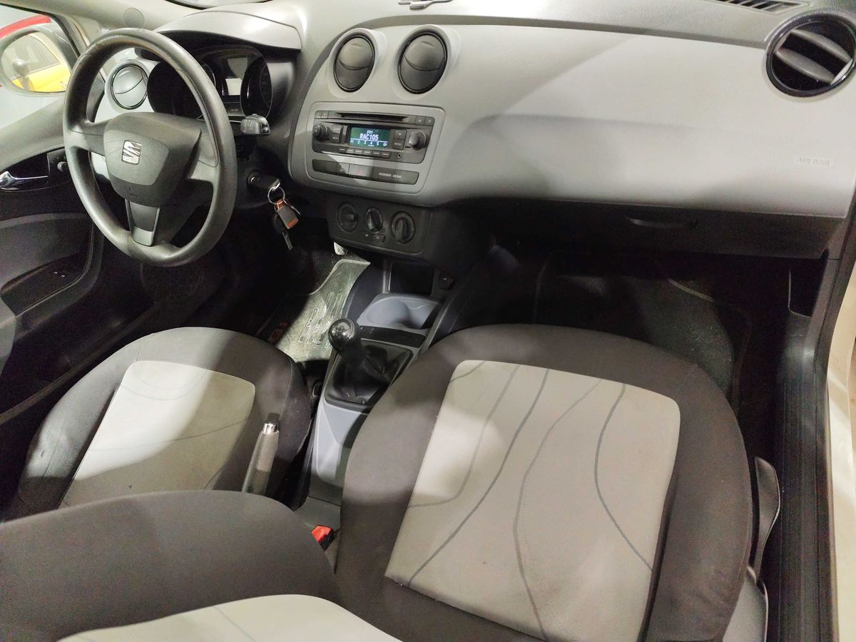 Seat Ibiza 2014 — photo 12