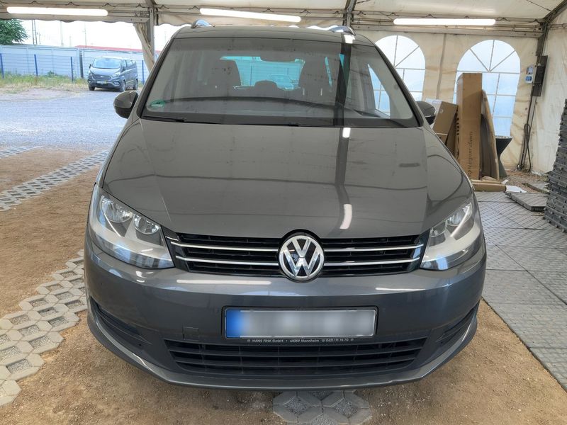 Volkswagen Sharan 2.0 TDI Trendline BlueMotion Tech 2015 – снимка 14