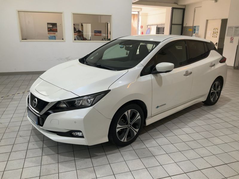 Nissan Leaf electric drive 110 kW Business — zdjęcie 2