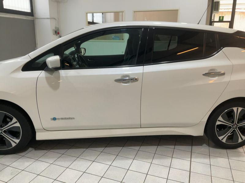 Nissan Leaf electric drive 110 kW Business — zdjęcie 4
