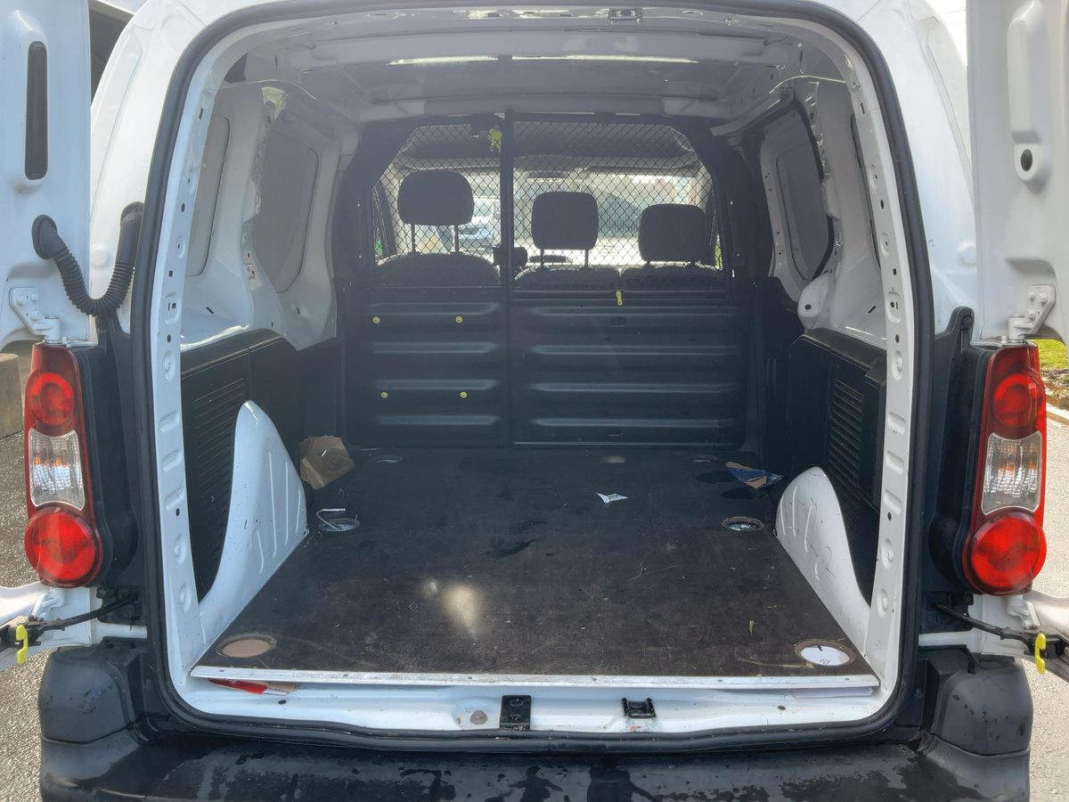 Peugeot Partner 2015 — photo 18
