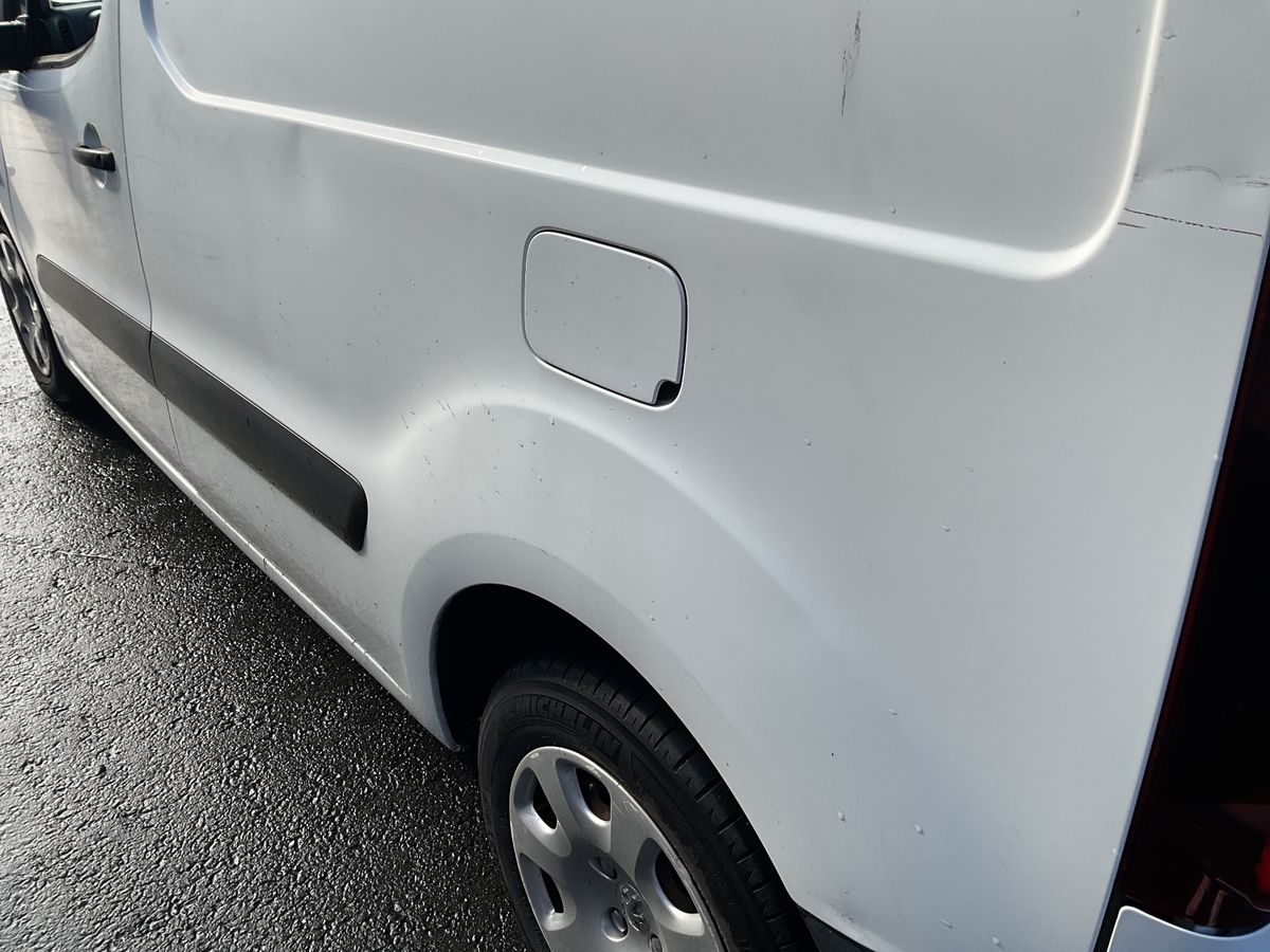 Peugeot Partner 2015 — photo 32