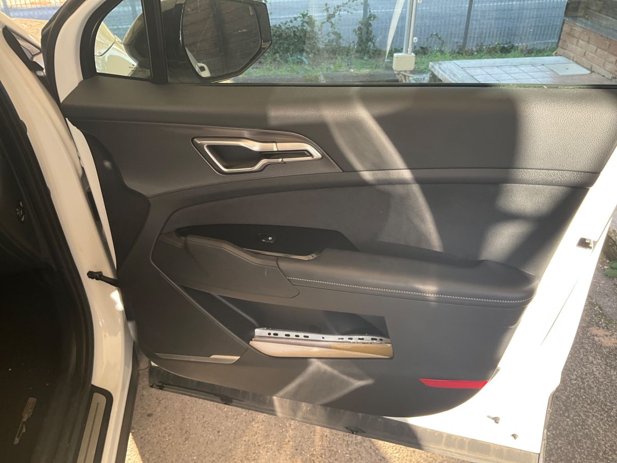 Kia Sportage 2022 — photo 38