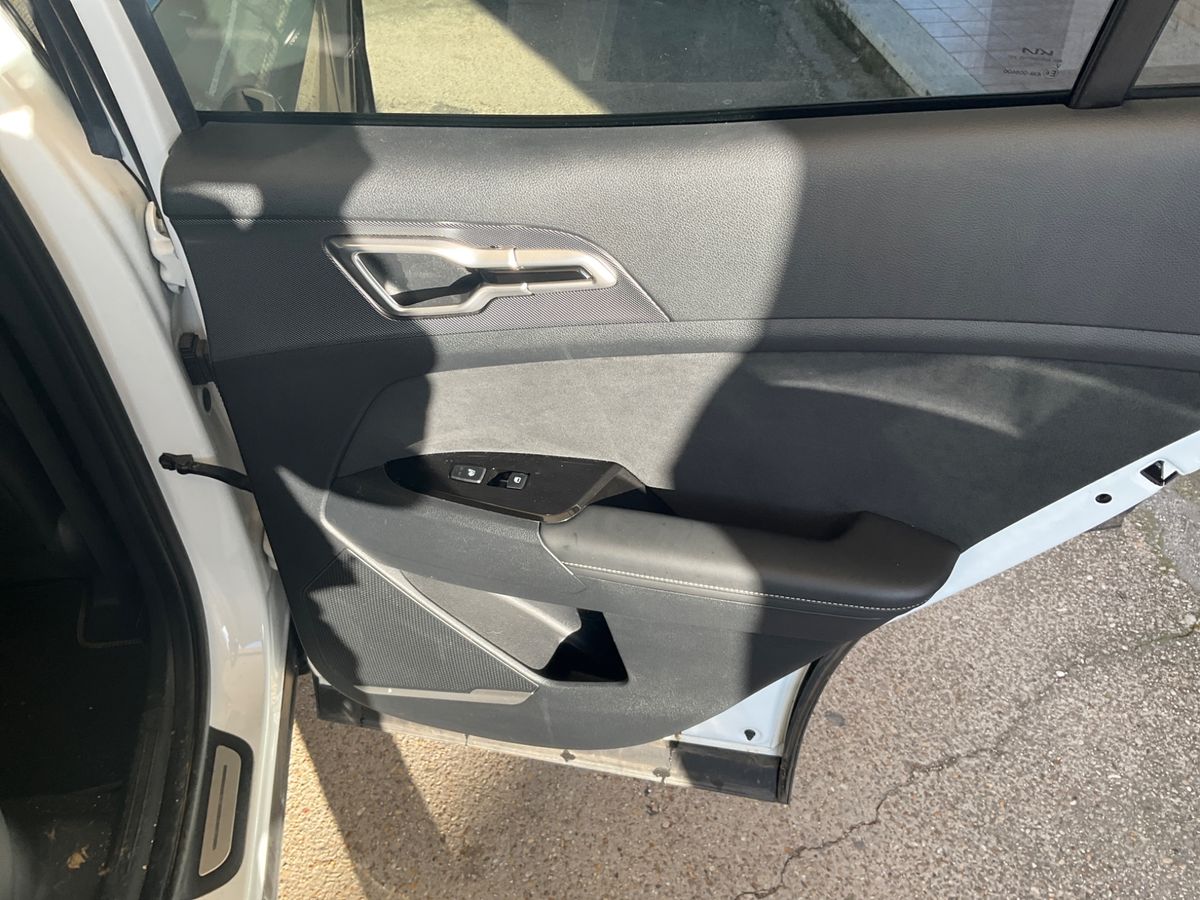 Kia Sportage 2022 — photo 37
