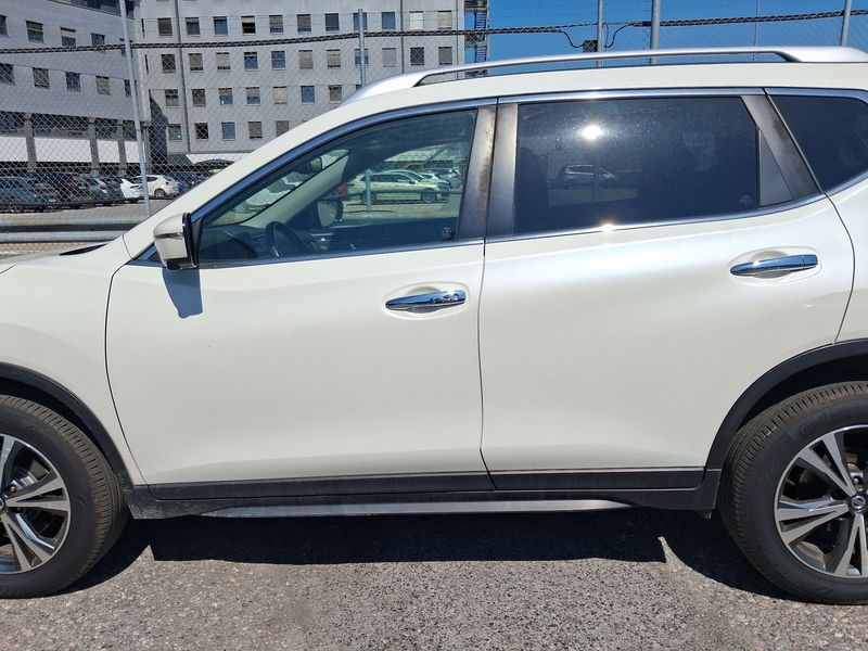 Nissan X-Trail 2.0 dCi N-Connecta 4x4 — zdjęcie 4