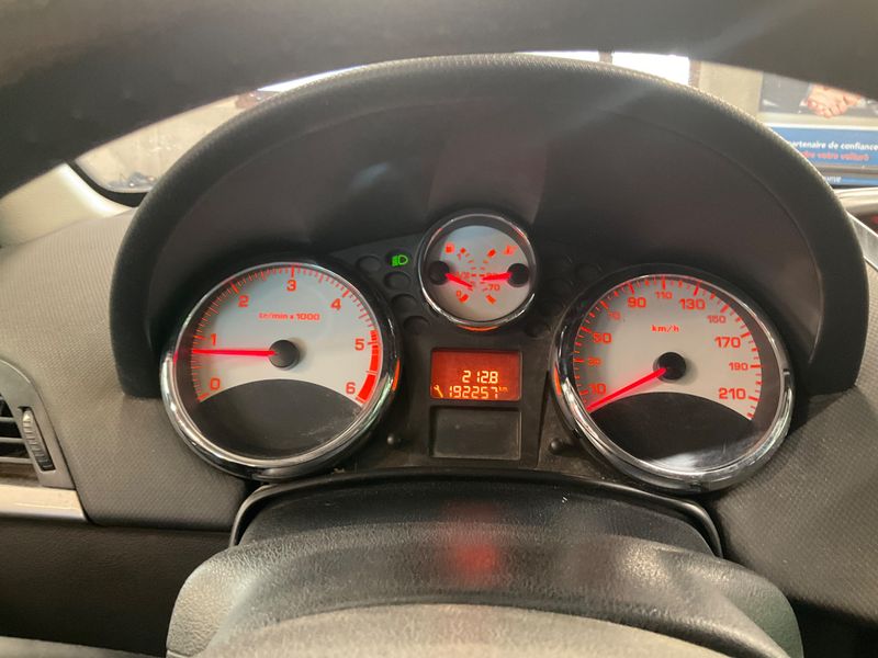 Peugeot 207 1.6 HDi Feline — zdjęcie 4