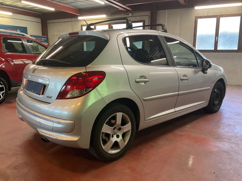 Peugeot 207 1.6 HDi Feline — zdjęcie 2