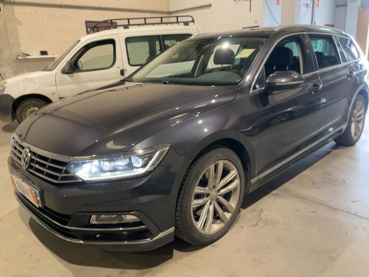 Volkswagen Passat 2017 — photo 1