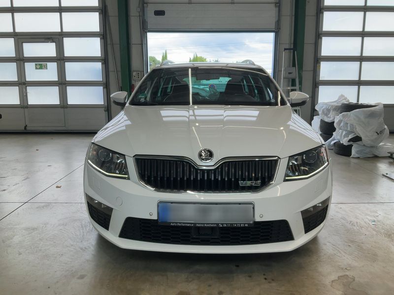 Skoda Octavia 2.0 TDI RS — zdjęcie 9