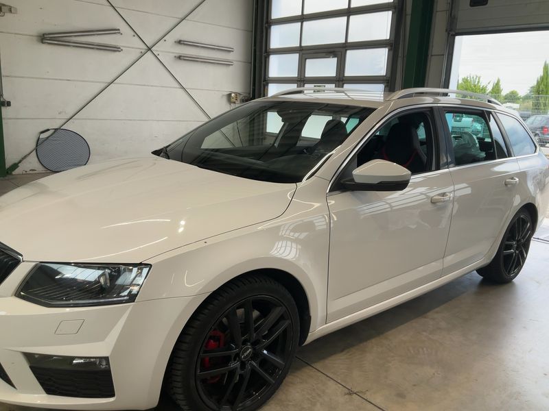 Skoda Octavia 2.0 TDI RS — zdjęcie 2