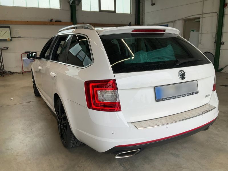 Skoda Octavia 2.0 TDI RS — zdjęcie 3