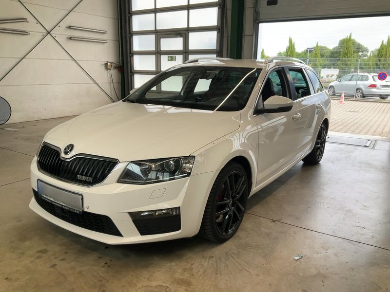 Skoda Octavia 2.0 TDI RS — zdjęcie 1