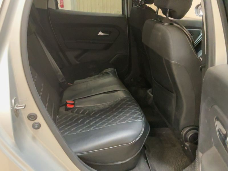 Dacia Duster 1.5 dCi Prestige — zdjęcie 14